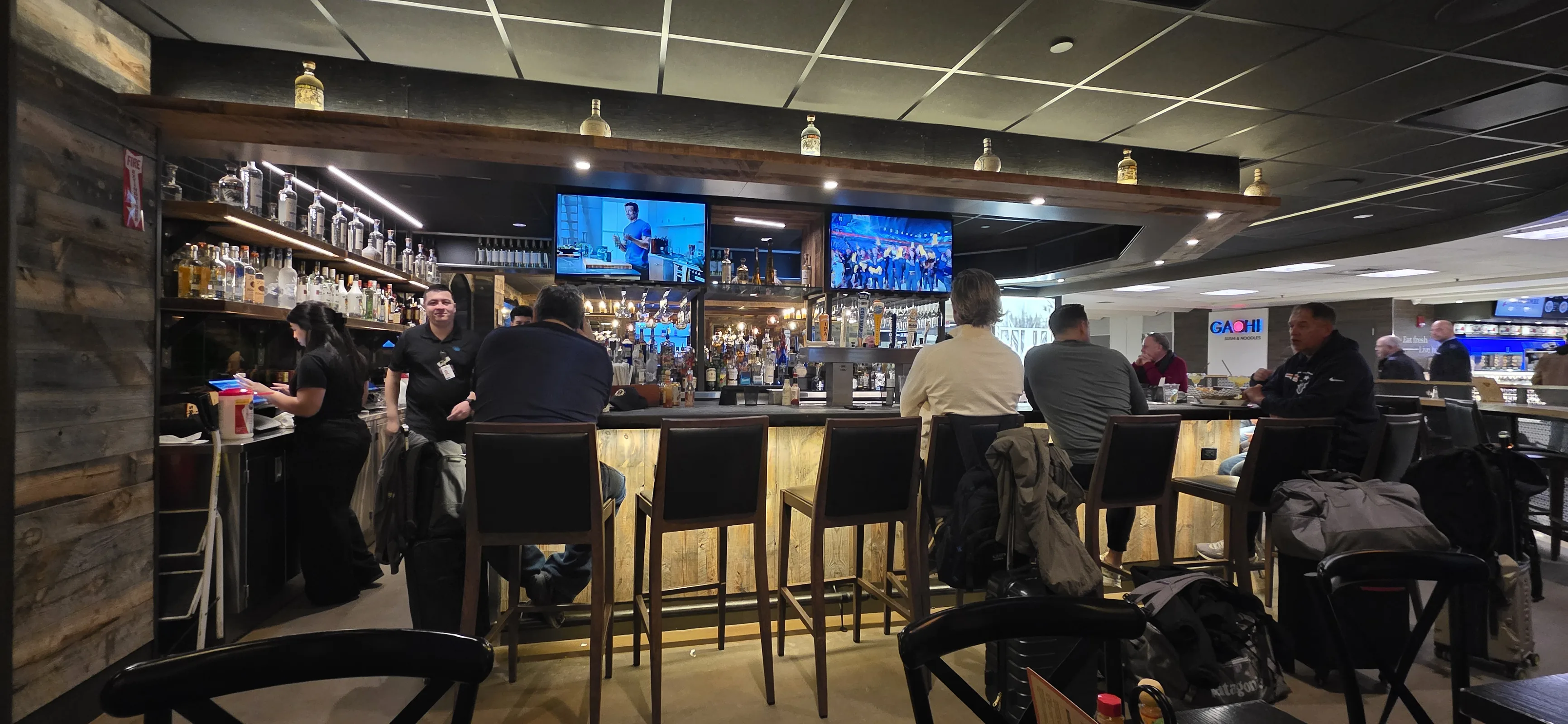 Mexican restaurant at the airport – why do American airports have TVs?